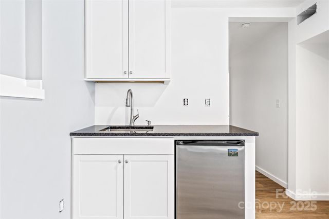 627 Delaware Lane, Hendersonville, NC 28791