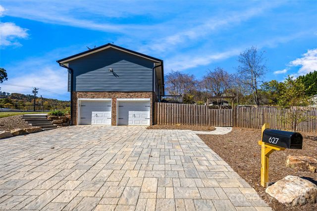 627 Delaware Lane, Hendersonville, NC 28791