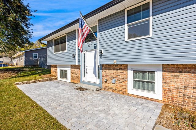 627 Delaware Lane, Hendersonville, NC 28791