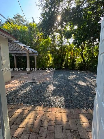 828 Lorca St, Coral Gables, FL 33134