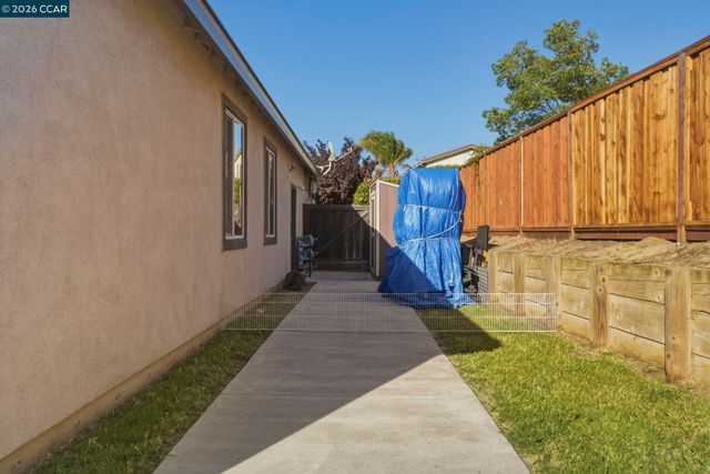 3042 Barranca Dr, Bay Point, CA 94565