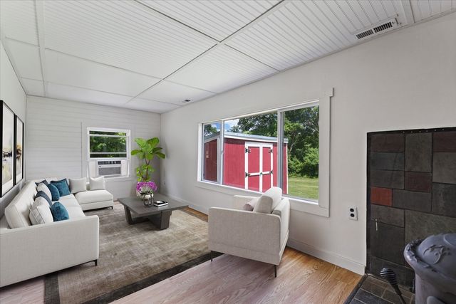 185 Linden St, Berlin, MA 01503
