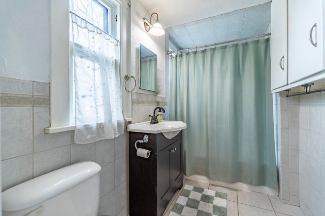 705 Institute Street, Valparaiso, IN 46383