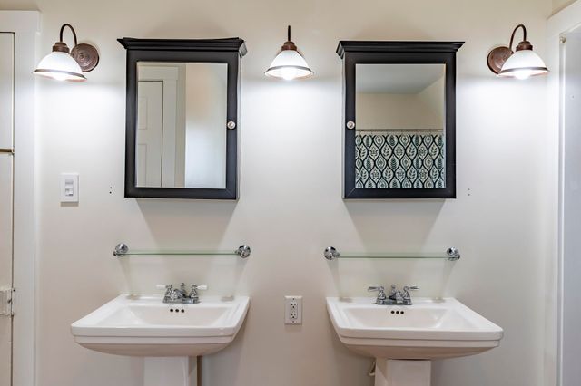 705 Institute Street, Valparaiso, IN 46383