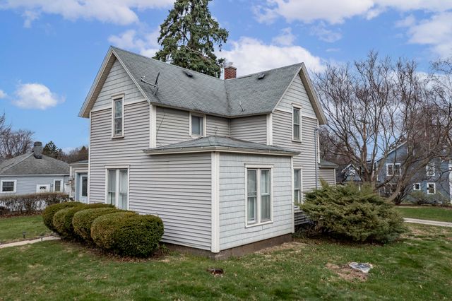 705 Institute Street, Valparaiso, IN 46383