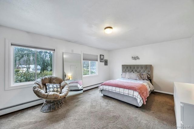 60 White Pine Way, Medford, NY 11763