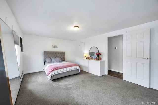 60 White Pine Way, Medford, NY 11763