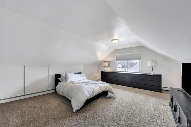 60 White Pine Way, Medford, NY 11763