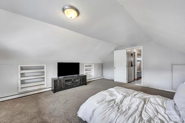 60 White Pine Way, Medford, NY 11763