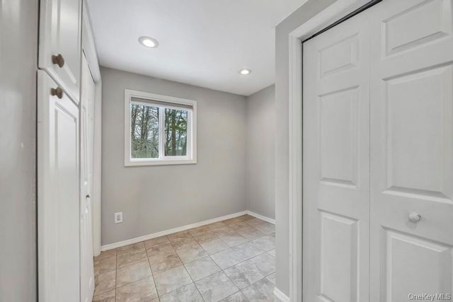 60 White Pine Way, Medford, NY 11763