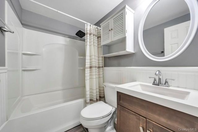 60 White Pine Way, Medford, NY 11763