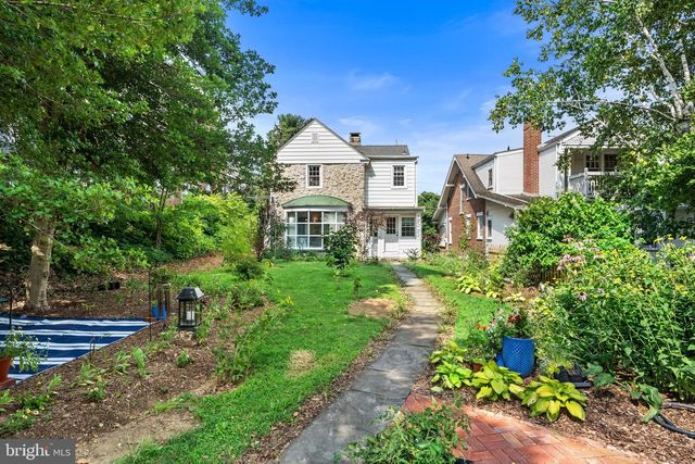 28 W 2ND ST, Boyertown, PA 19512