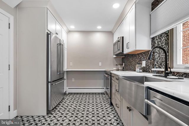 28 W 2ND ST, Boyertown, PA 19512