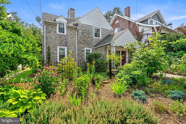 28 W 2ND ST, Boyertown, PA 19512