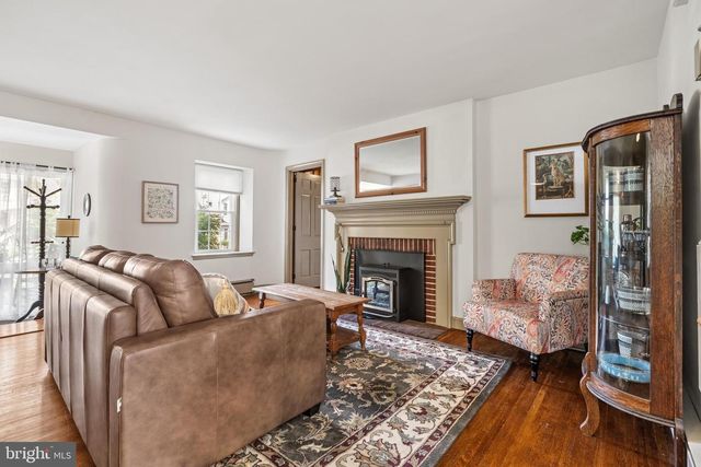 28 W 2ND ST, Boyertown, PA 19512