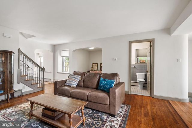 28 W 2ND ST, Boyertown, PA 19512
