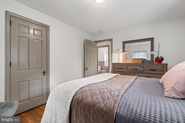 28 W 2ND ST, Boyertown, PA 19512