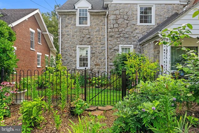 28 W 2ND ST, Boyertown, PA 19512