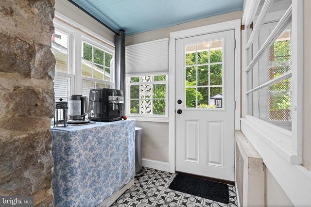 28 W 2ND ST, Boyertown, PA 19512