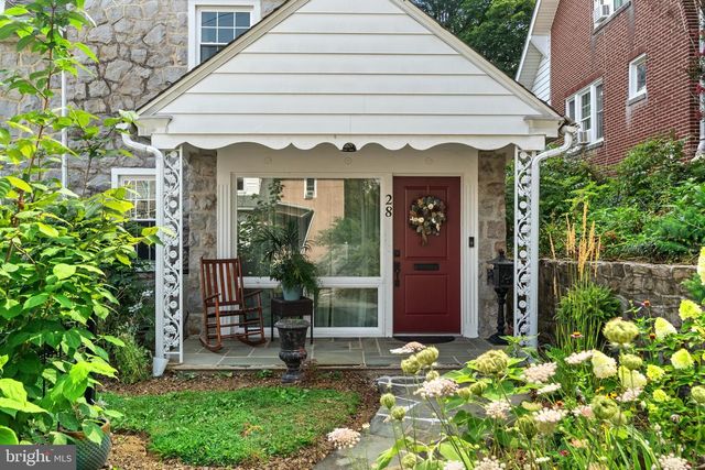 28 W 2ND ST, Boyertown, PA 19512