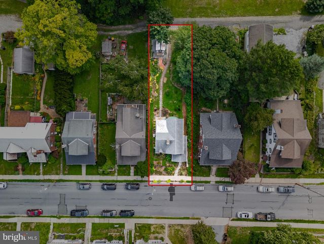 28 W 2ND ST, Boyertown, PA 19512