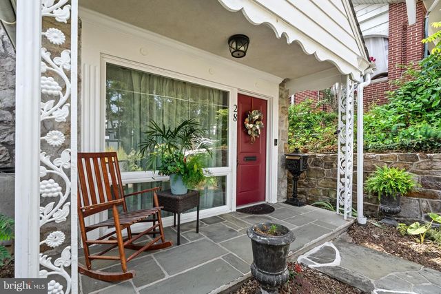 28 W 2ND ST, Boyertown, PA 19512