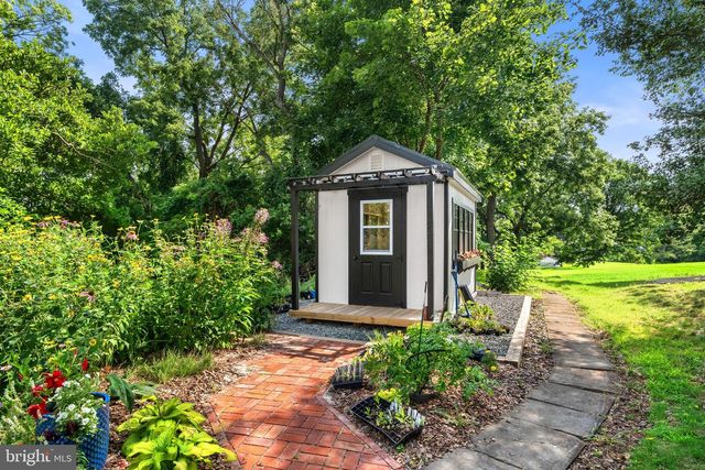 28 W 2ND ST, Boyertown, PA 19512