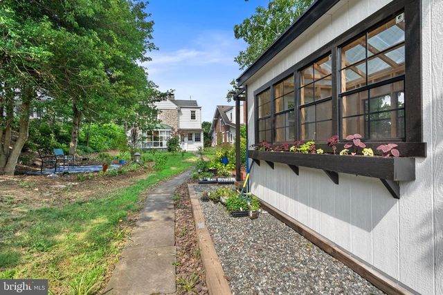28 W 2ND ST, Boyertown, PA 19512