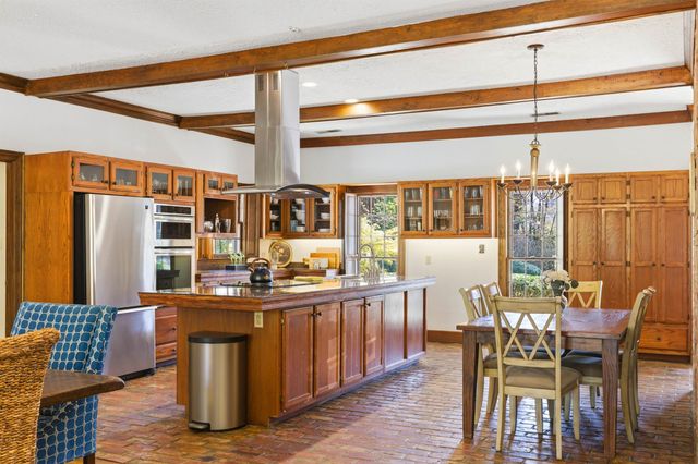 910 N ROCKY HILLS CV, Unincorporated, TN 38018