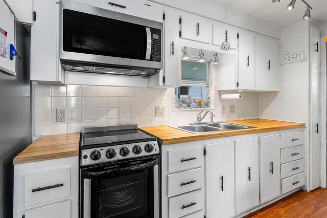 7 Ruthmary Avenue F, Briny Breezes, FL 33435