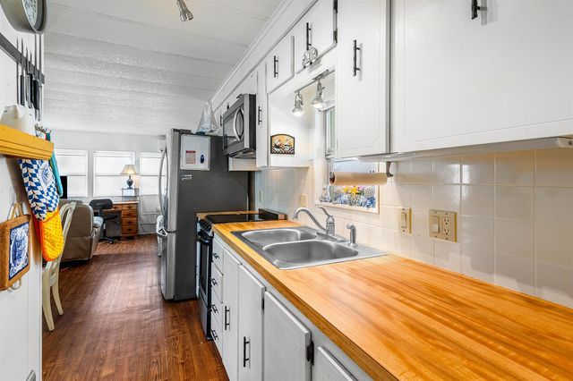 7 Ruthmary Avenue F, Briny Breezes, FL 33435
