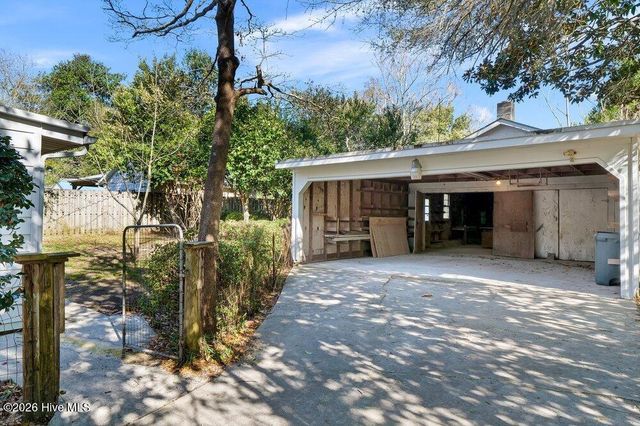 2105 Brandon Road, Wilmington, NC 28405