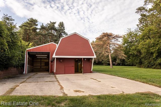 45400 N Territorial Road, Plymouth, MI 48170
