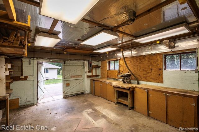 45400 N Territorial Road, Plymouth, MI 48170