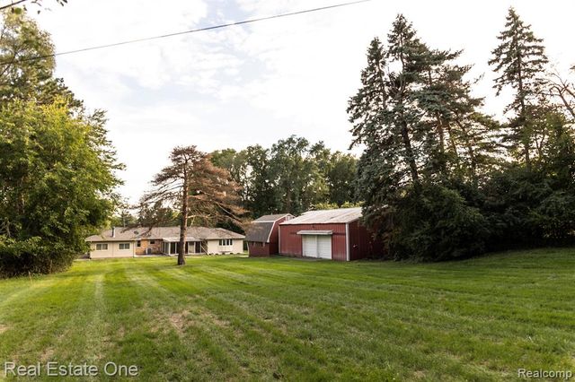 45400 N Territorial Road, Plymouth, MI 48170