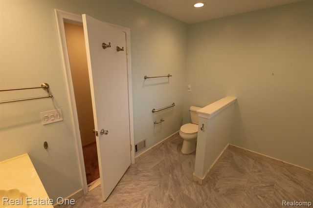 45400 N Territorial Road, Plymouth, MI 48170