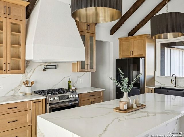 179 Hidden Ranch Ln, Floresville, TX 78114