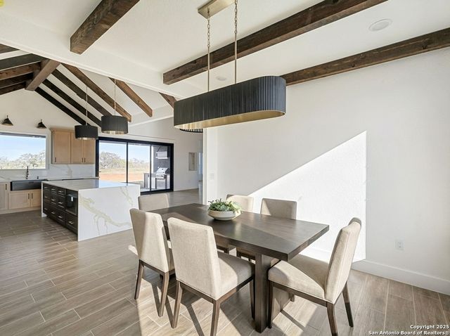 179 Hidden Ranch Ln, Floresville, TX 78114