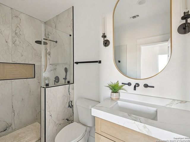 179 Hidden Ranch Ln, Floresville, TX 78114