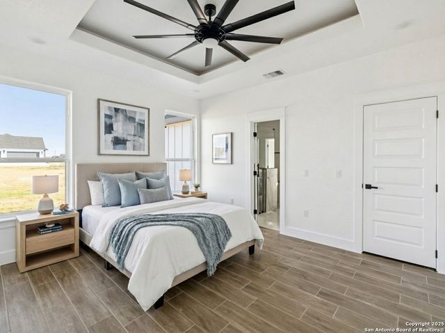 179 Hidden Ranch Ln, Floresville, TX 78114