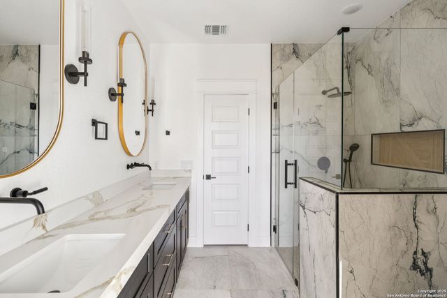 179 Hidden Ranch Ln, Floresville, TX 78114