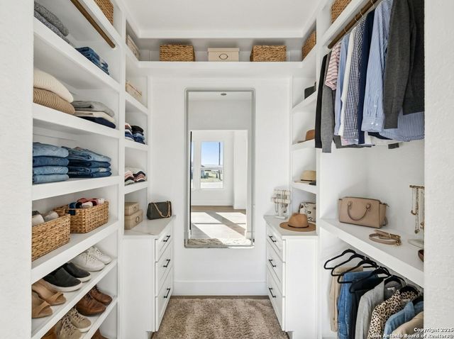 179 Hidden Ranch Ln, Floresville, TX 78114