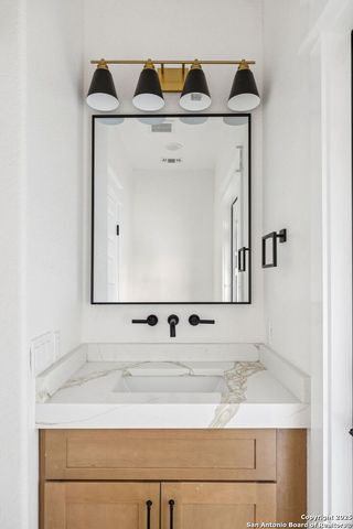 179 Hidden Ranch Ln, Floresville, TX 78114