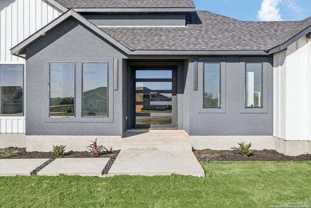 179 Hidden Ranch Ln, Floresville, TX 78114