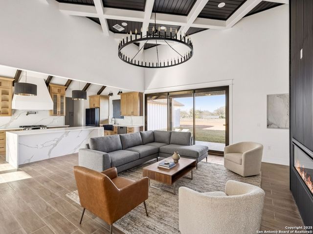 179 Hidden Ranch Ln, Floresville, TX 78114