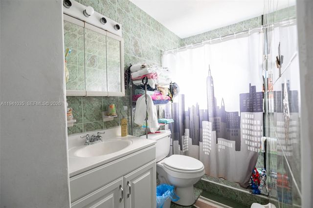 827 NW 73rd St, Miami, FL 33150