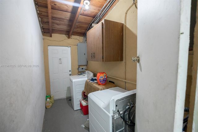 827 NW 73rd St, Miami, FL 33150