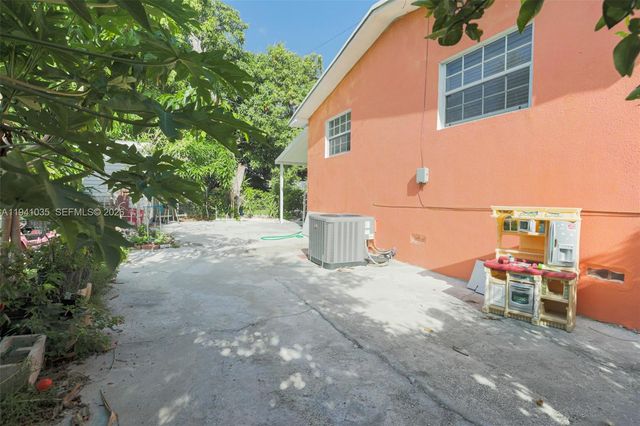 827 NW 73rd St, Miami, FL 33150