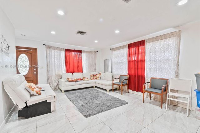 827 NW 73rd St, Miami, FL 33150