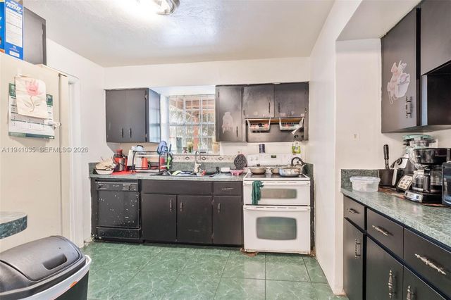 827 NW 73rd St, Miami, FL 33150